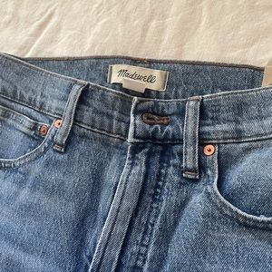 High waisted vintage jeans